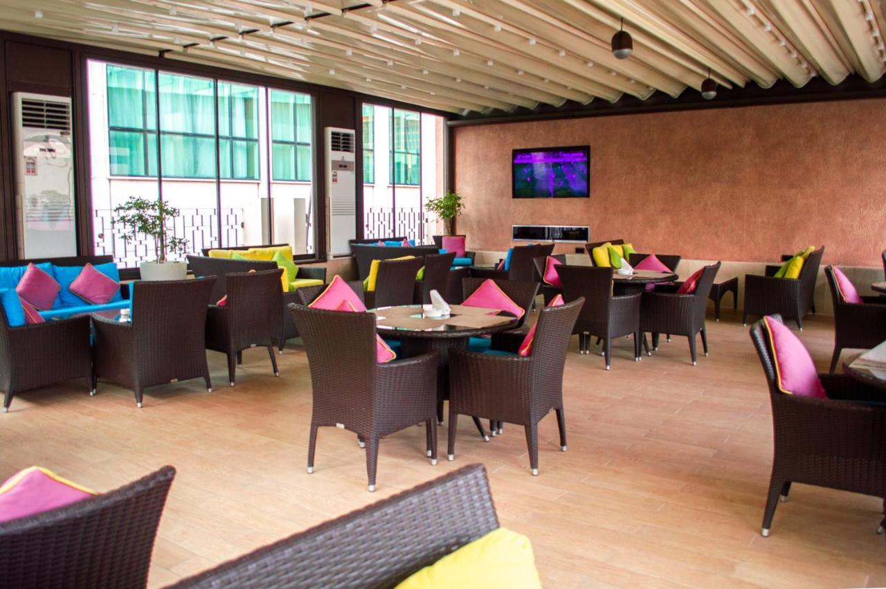 Отель Crowne Plaza Jeddah By Ihg Экстерьер фото The Sky Bar