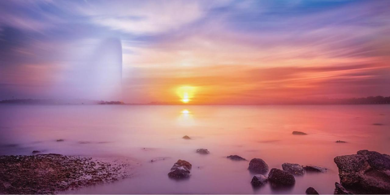 Отель Crowne Plaza Jeddah By Ihg Экстерьер фото Sunset at the beach