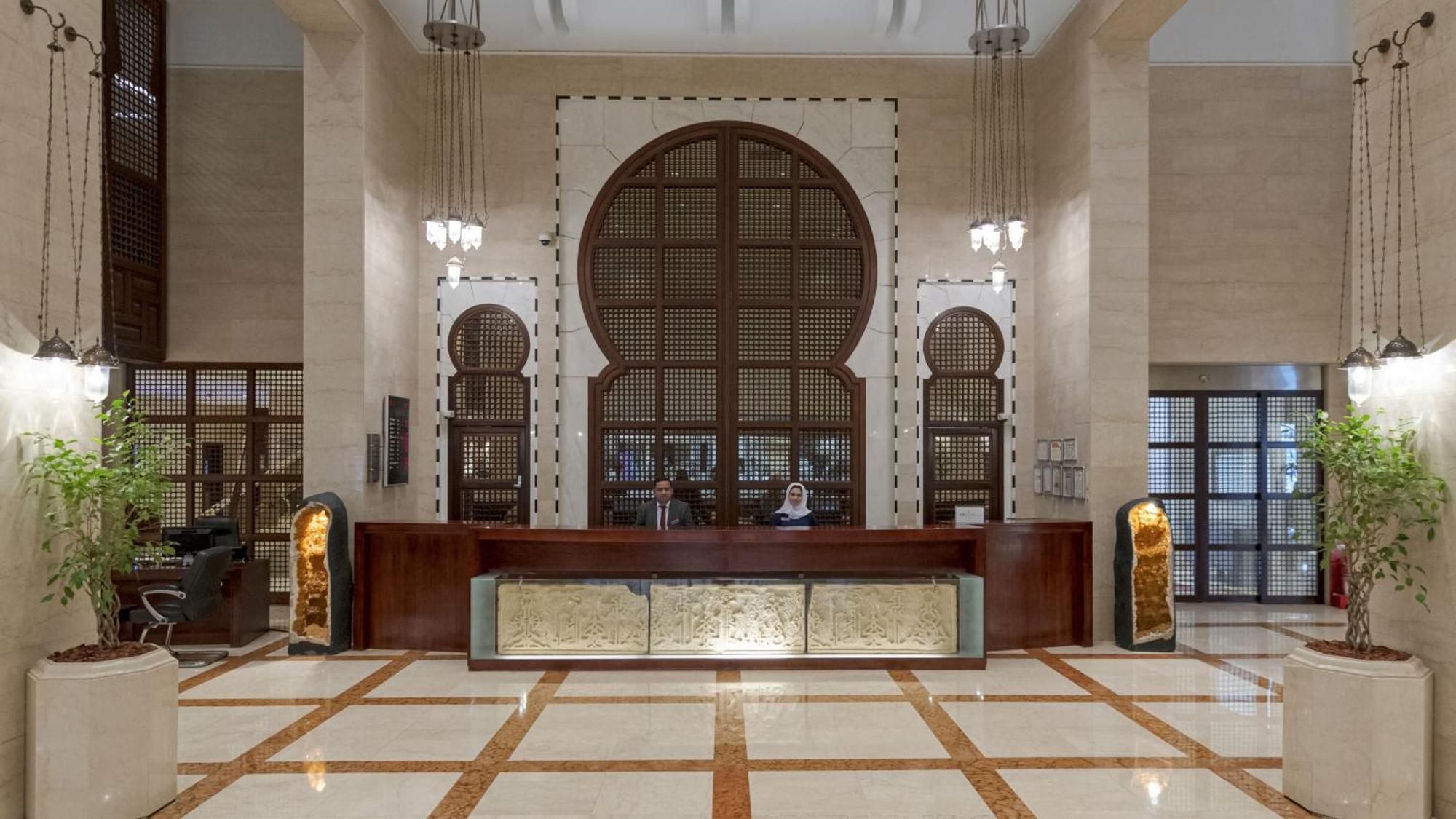 Отель Crowne Plaza Jeddah By Ihg Экстерьер фото The lobby of the hotel
