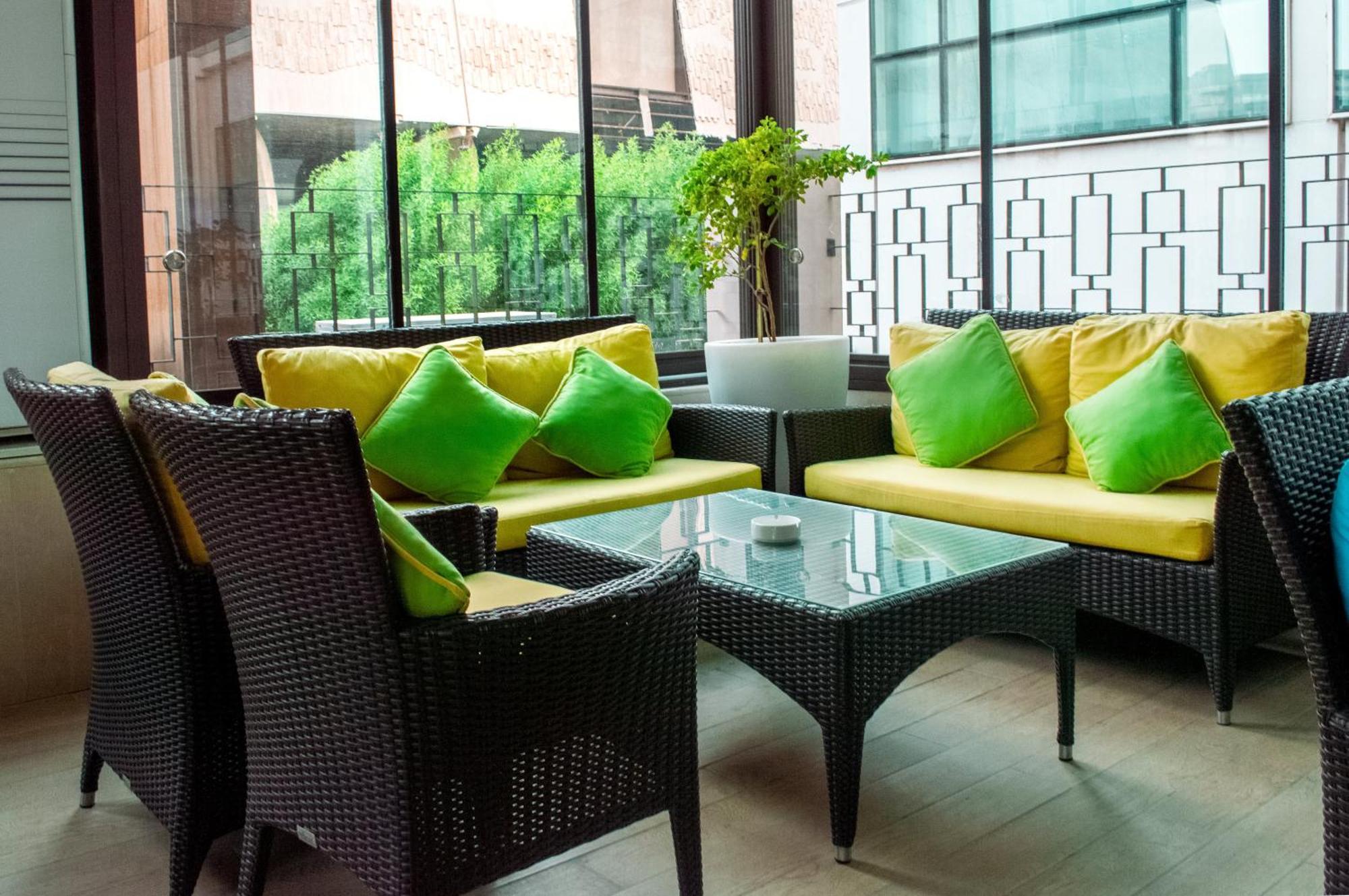 Отель Crowne Plaza Jeddah By Ihg Экстерьер фото Wicker furniture